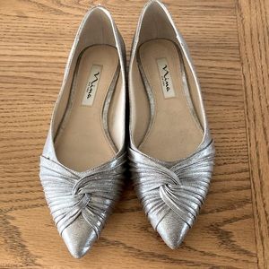 Nina flats in silver